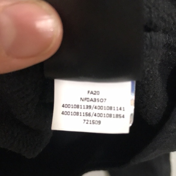 The Northface Mens Black 1/4 Zip Long Sleeve Fleece size L - Picture 5 of 10